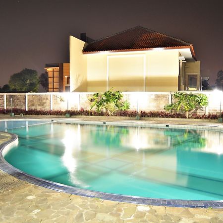 Zen Rooms Basic Cipanas Km.78 Exterior photo
